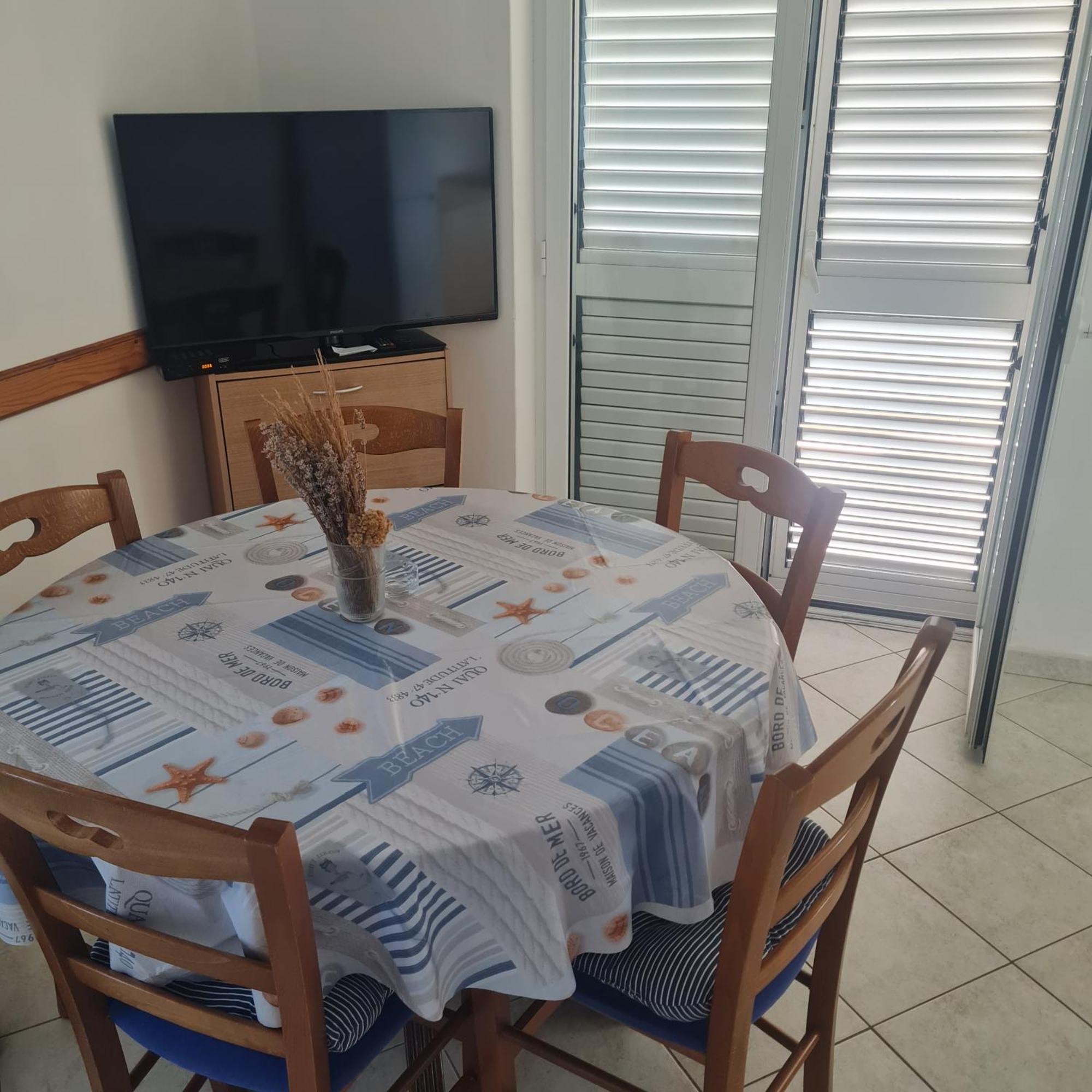 Apartment Karuza Rukavac Βις Δωμάτιο φωτογραφία